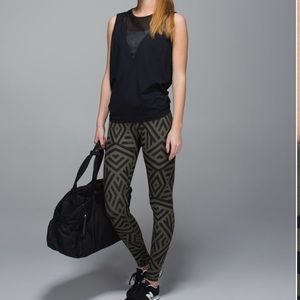 LULULEMON Wunder Under Luxtreme Pants, size 8